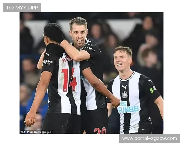 英超与流媒体平台合作推出独家纪录片,揭秘俱乐部运营 英超与流媒体平台合作推出独家纪录片,揭秘俱乐部运营